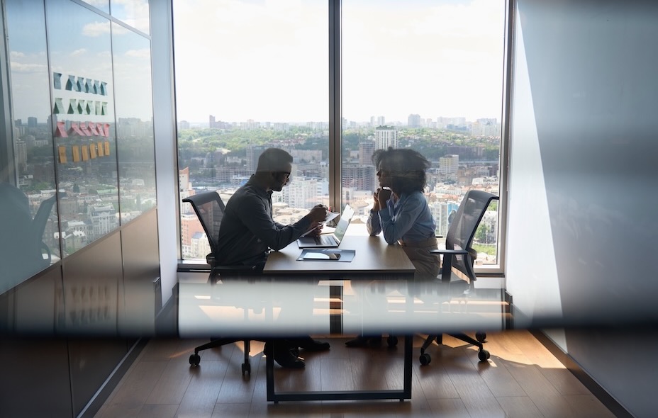 Comment bien préparer sa rencontre professionnelle avec un ambassadeur ?